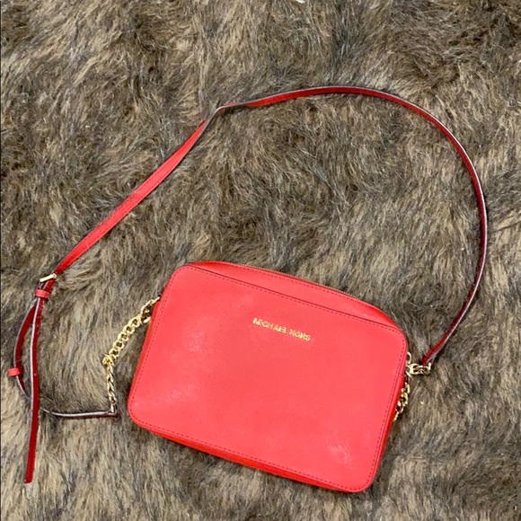 Michael Kors Handbags - Michael Kors crossbody Jetset